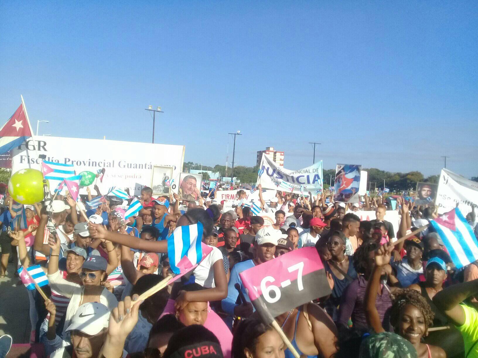 grupo desfile