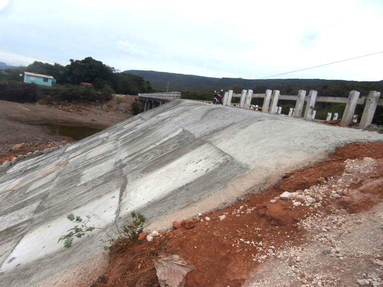 reparan carreteras gtmo3