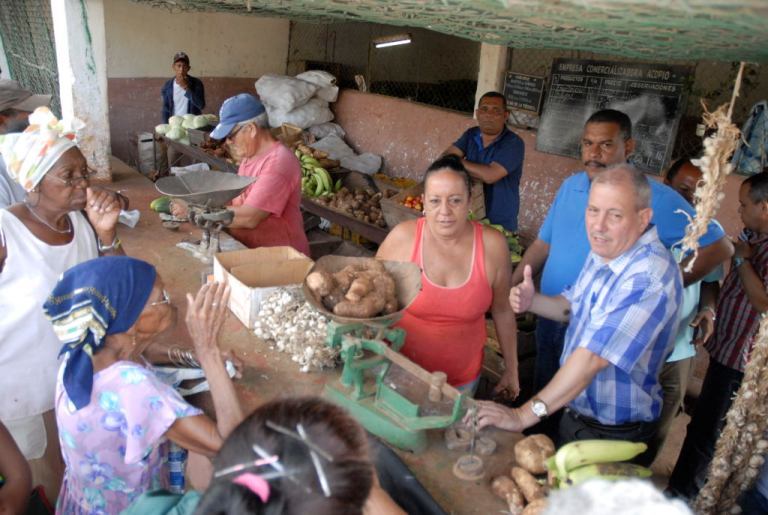 secretario recorrido mercados