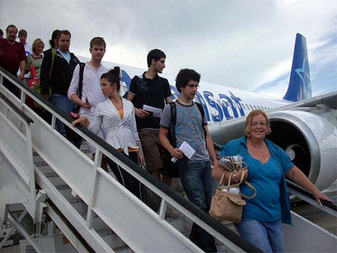 turistas-latinoamericanos-en-cuba
