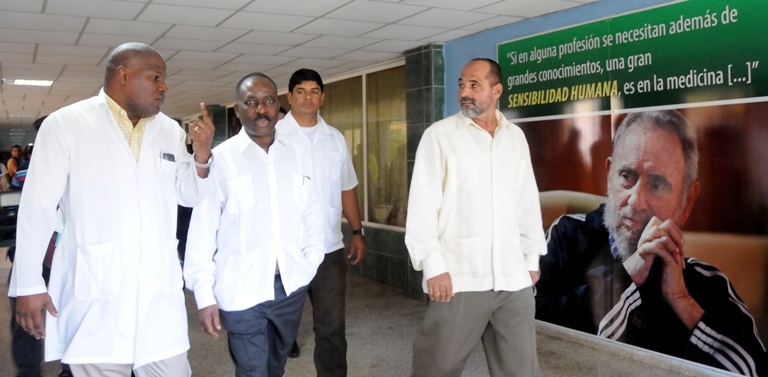 visita embajador angola portada