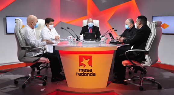 0 14 mesa redonda vacunacion masiva de niños y adultos
