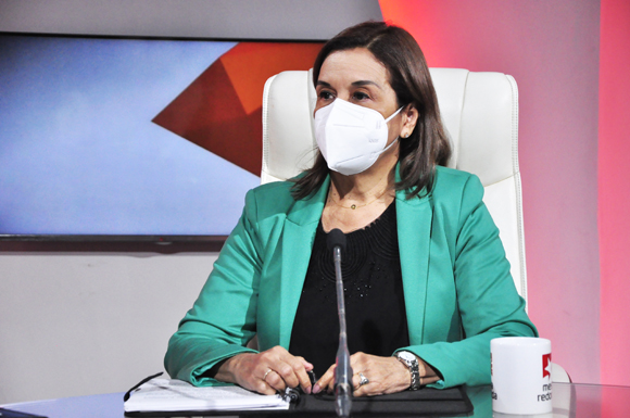 2 Conversando la Ministra del CITMA