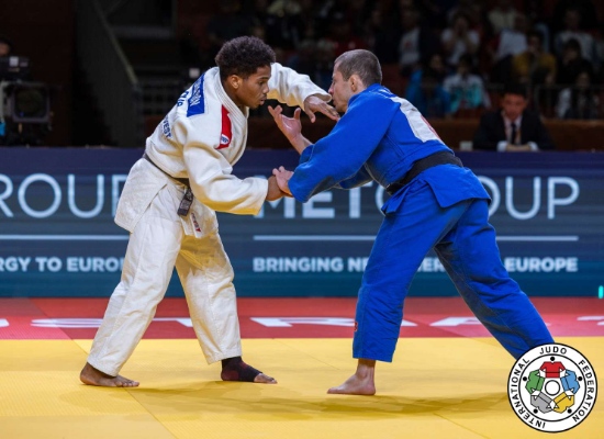 25 Jonathan Charon bronce en GS Tiflis