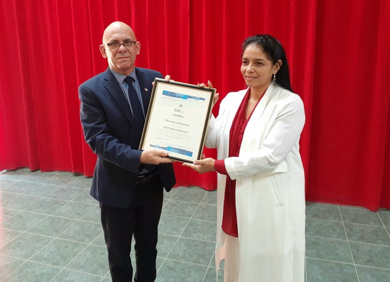 Diploma acreditativo
