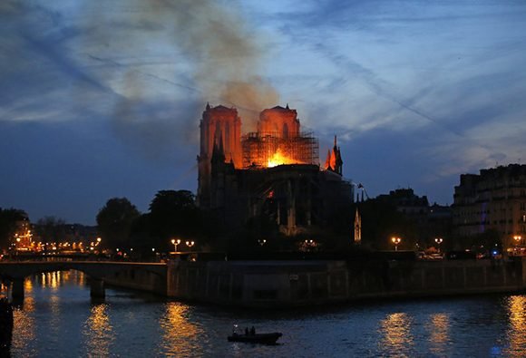 incendio en notre dame 15 580x395