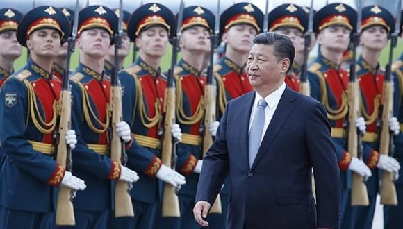 El presidente chino Xi Jinping c llega MoscC3BA Rusia. EFE 580x330