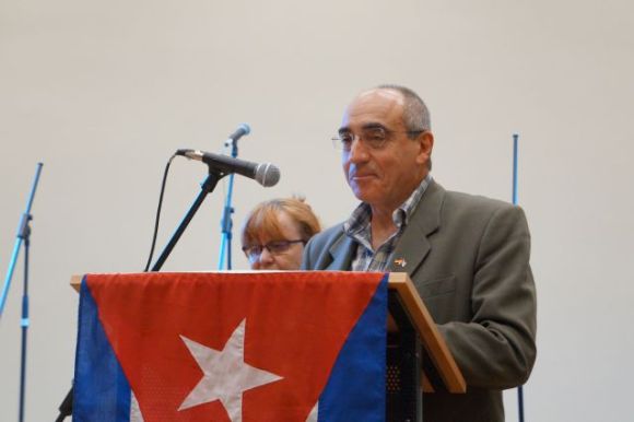 Embajador-René-J.-Mujica-Cantelar