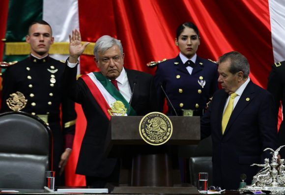 Lopez Obrador toma de posesión 580x397