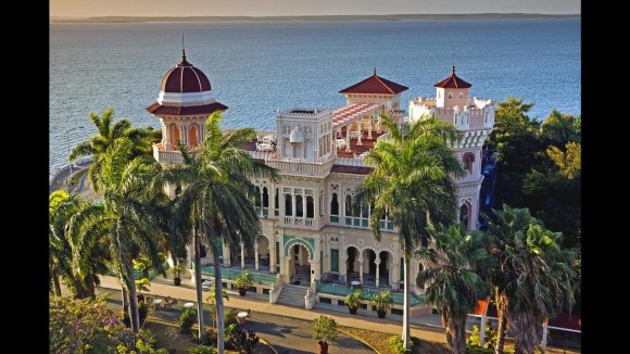 Palacio-de-Valle-Cienfuegos-lugar-para-eventos-culturales-restaurantes-bar-y-museo.-Danita-Delimont-Getty-Images-580x326