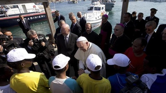 Papa-Francisco-Lampedusa-580x326