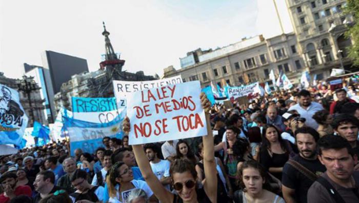 aargentino dfiende ley de medios