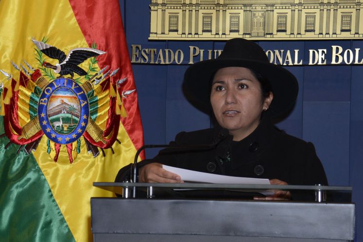 bol-ministra-paco