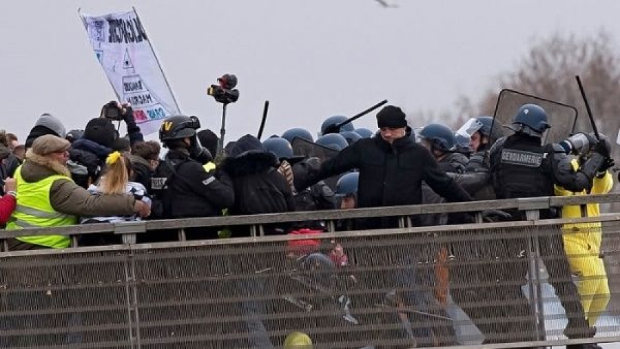 chalecos amarillos apresan