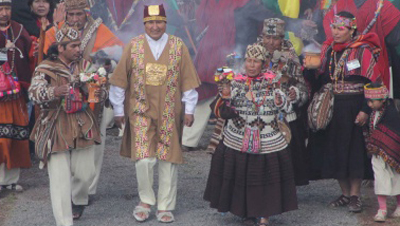 evo morales recibe cetro sagrado