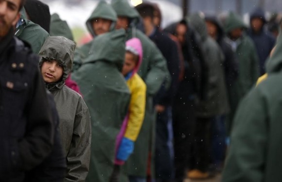 inmigrantes-atrapados-entre-grecia-y-macedonia