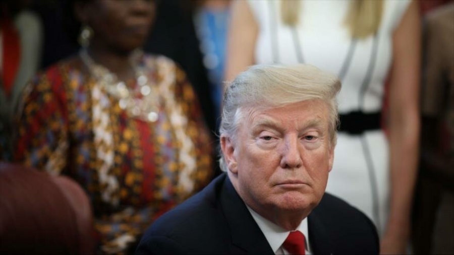 trump baja simpatizantes suburvios