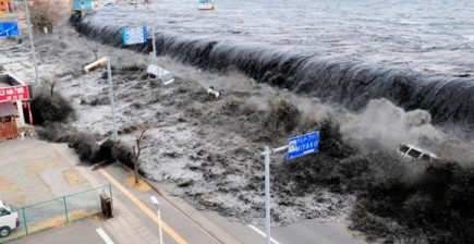 tsunami-de-2011-en-japon-435x224