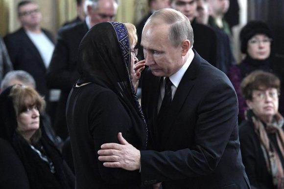 vladimir putin viuda del embajador ruso