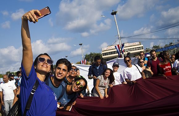 jovenes cubanos 12 580x377