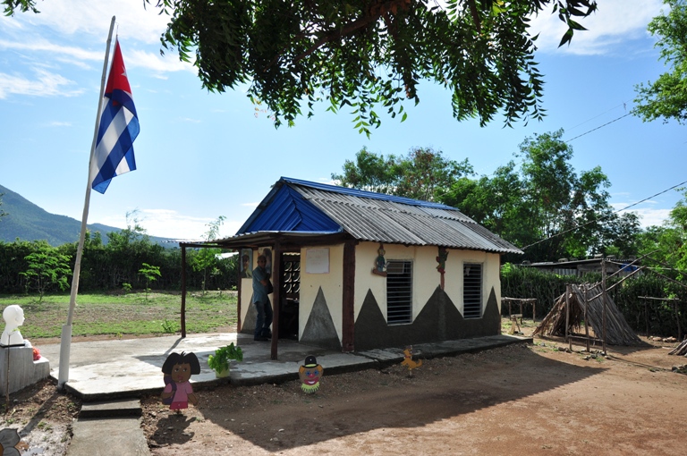 escuela reabierta montaña