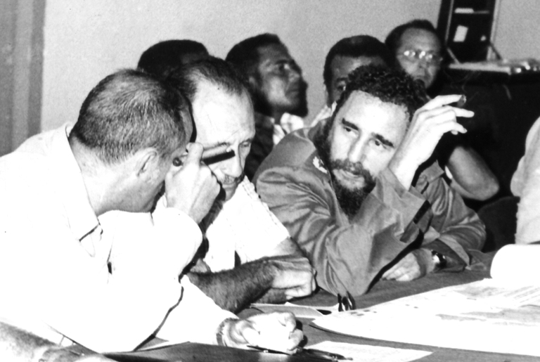 fidel visita gtmo4