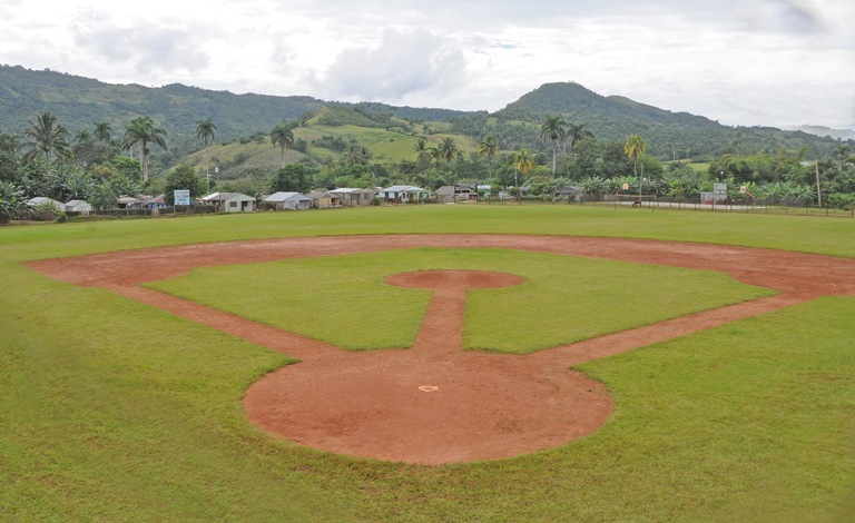 terreno beisbol yateras