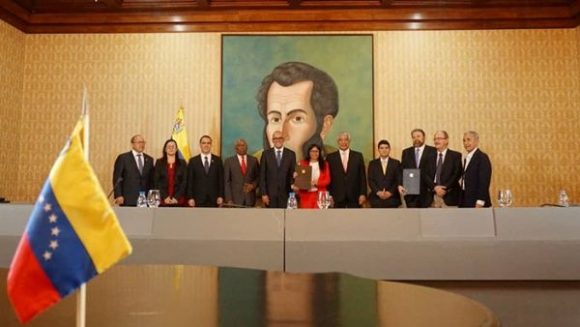 mesa de dialogo venezuela 580x327
