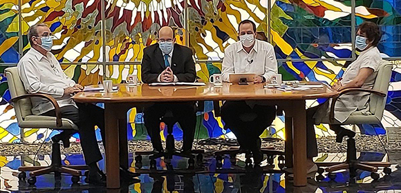 mesa redonda viernes 17 de abril 01