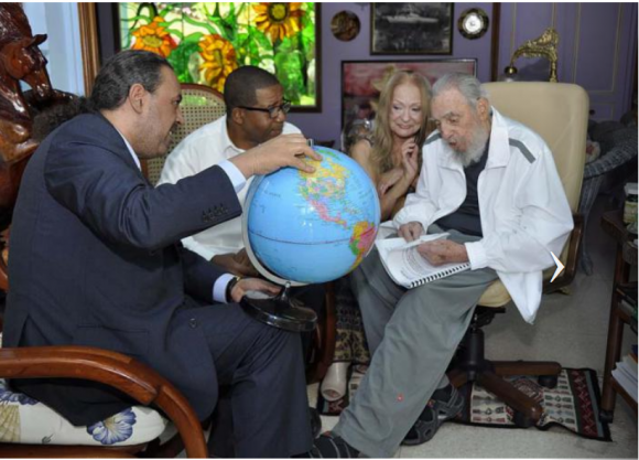 Fidel-con-el-Presidente-de-ACNO-3-580x417