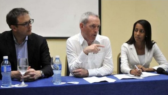 Lord-John-Hutton-en-Cuba