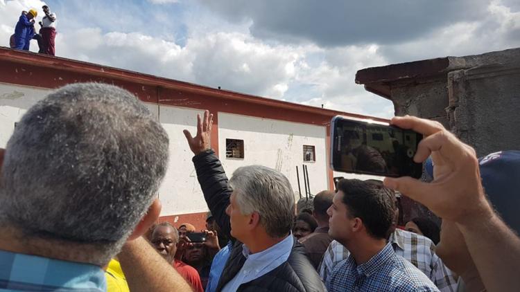 Presidente cubano recorre Regla e1548963377527.x70014
