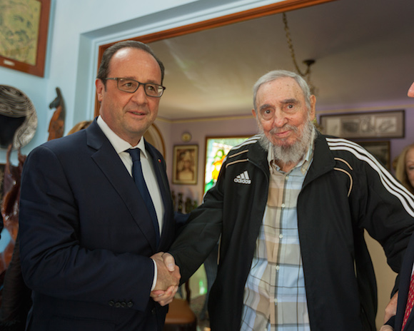 Presidente-frances-visita-a-Fidel-Castro-en-La-Habana2