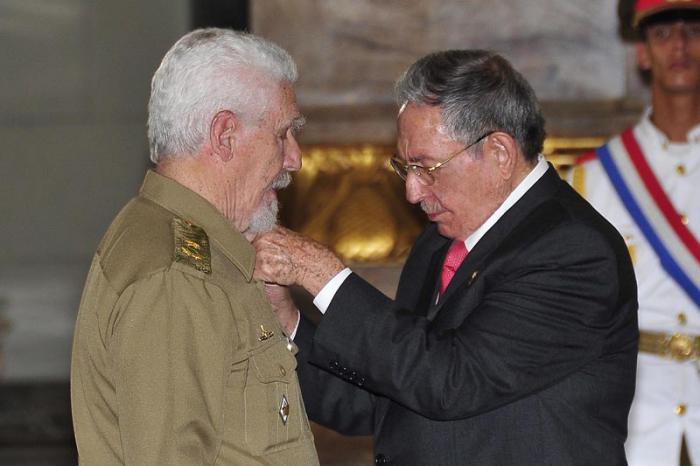 condecoracion ramiro valdes