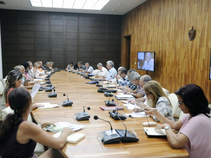diaz canel chequeo economia2