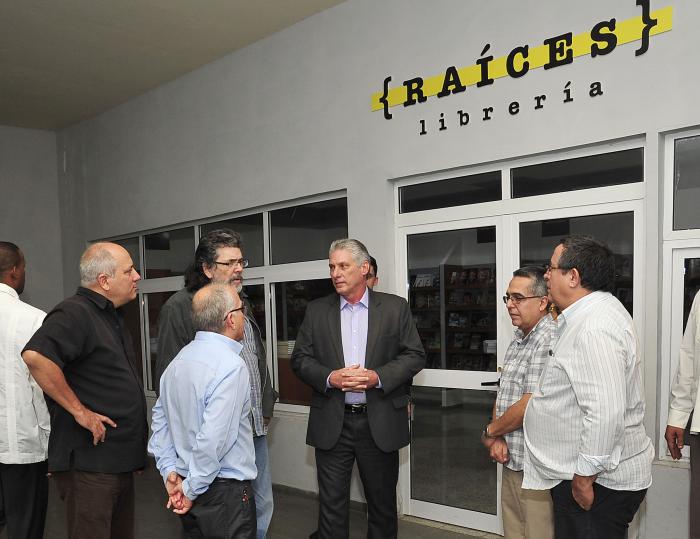 diaz canel libreria