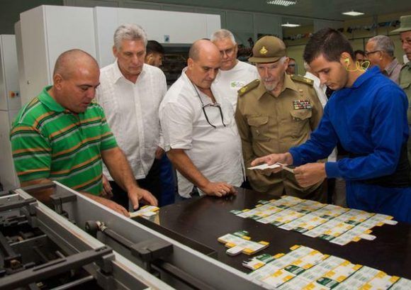 diaz y ramiro en agencia de envases en pinar del rio 580x409