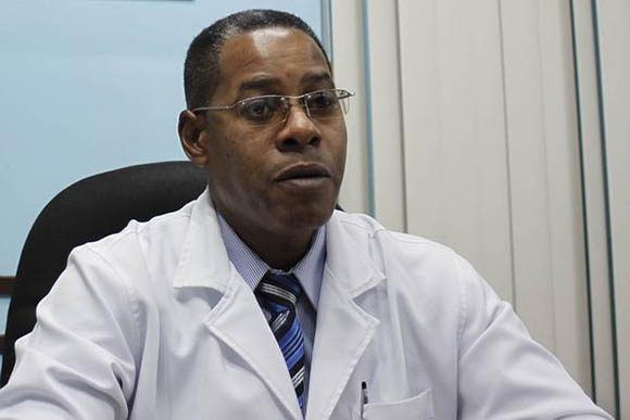 doctor Carlos Alberto Martínez Blanco director del Hospital Universitario General Calixto García 580x387