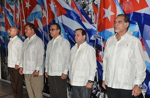 entregan carne del pcc a los cinco heroes 01 580x377