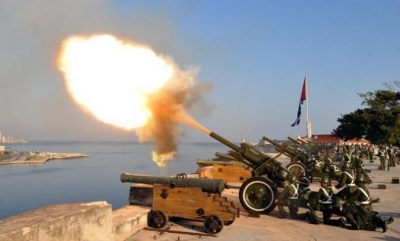 fidel disparan salvas