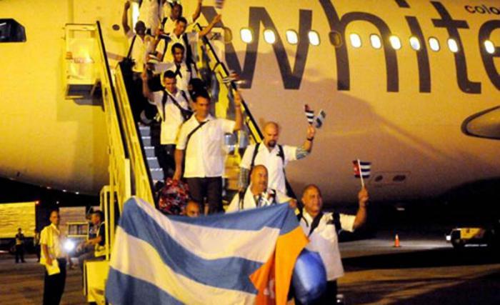 guantanamo llegan a cuba medicos cubanos ebola