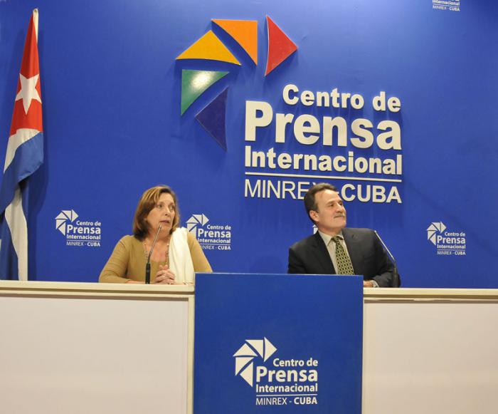 josefina gustavo prensa