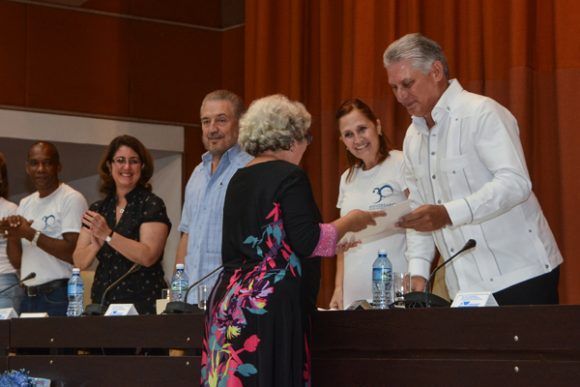 miguel Diaz Canel 580x387
