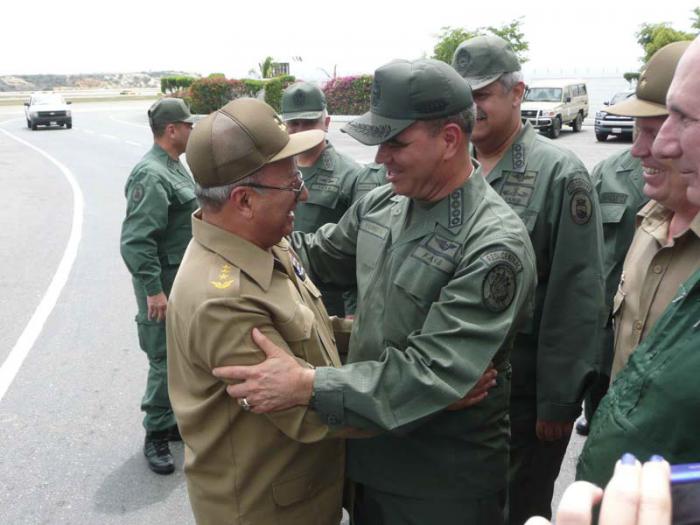 ministro fuerzas armadas