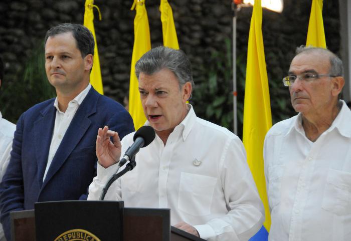 santos paz dialogo