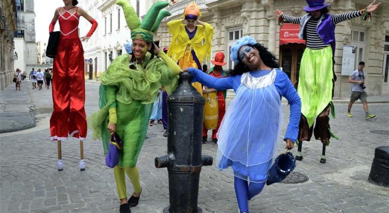 pasacalle en la habana vieja