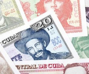 pesos cubanos dinero monedas salario 300x250