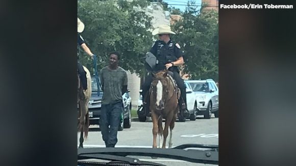 policias arrestan a afroamericano ABC13 580x326