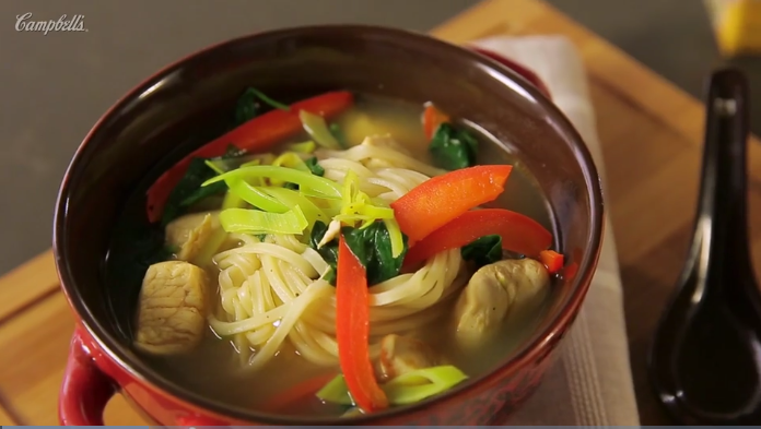 sopa de fideos chinos