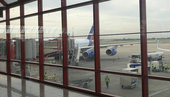 avion cubano mas medicos 580x331